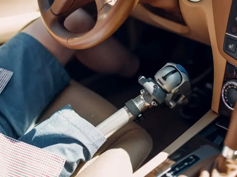 Practical Tips for Driving Safely With a Prosthesis in 2025