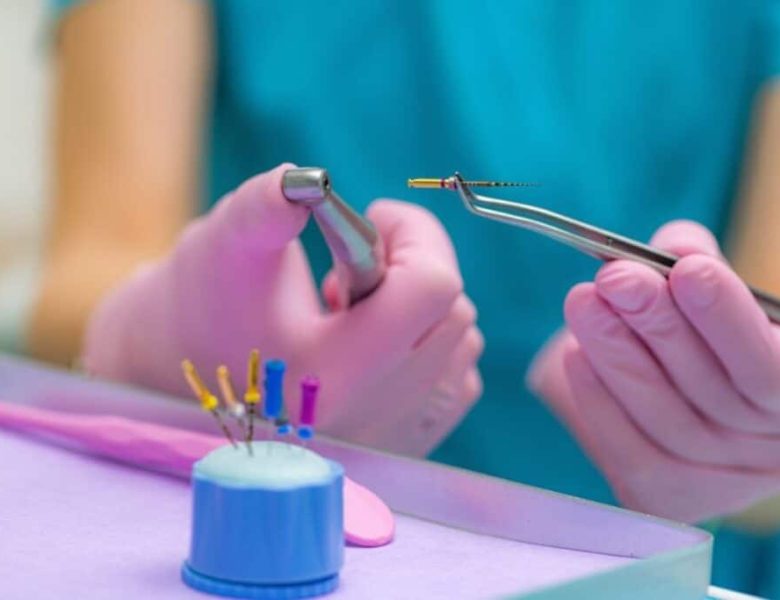 Things To Expect When Seeing An Endodontist For Tooth Pain